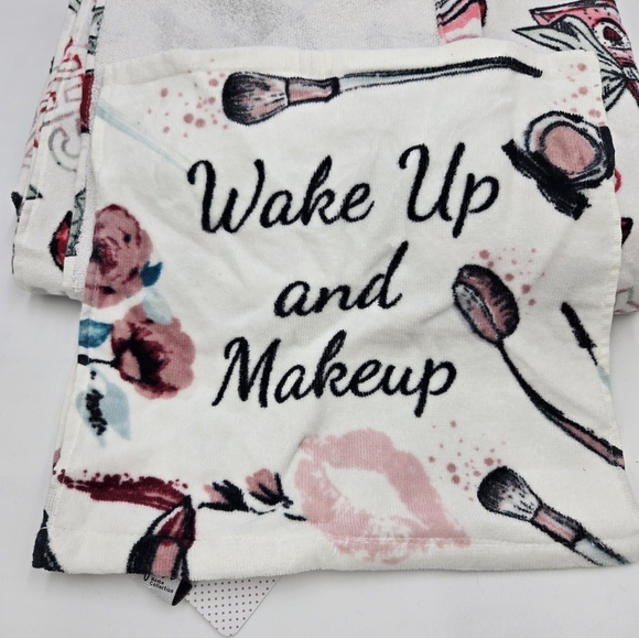 2 100% Cotton Towels & Wash Clothes, Decorative. 48x28 Towels - Picture 11 of 11